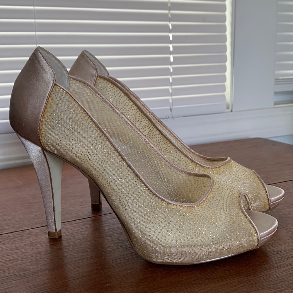 Sparkly GOLD pumps and satin heels size 8.5